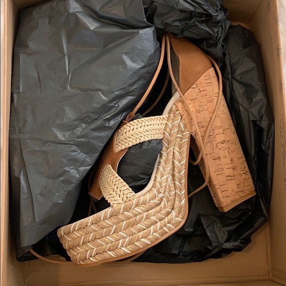 NEW!Free People high Society lace up. Euro sizes - Picture 7 of 8